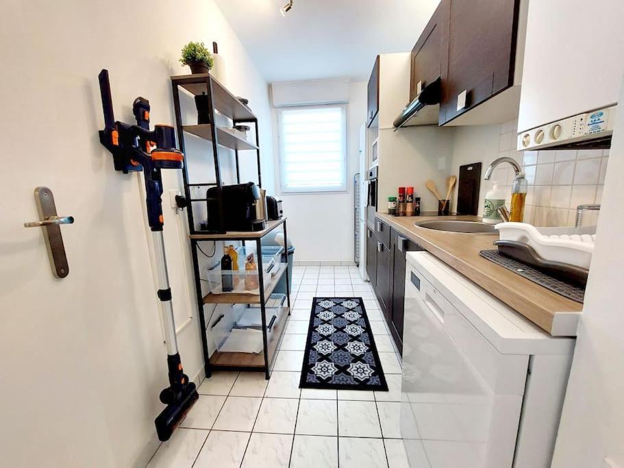 Cosy Home 2, 2 Chambres, 6 Personnes, 3 Min Gare, Parking سيرُجي المظهر الخارجي الصورة