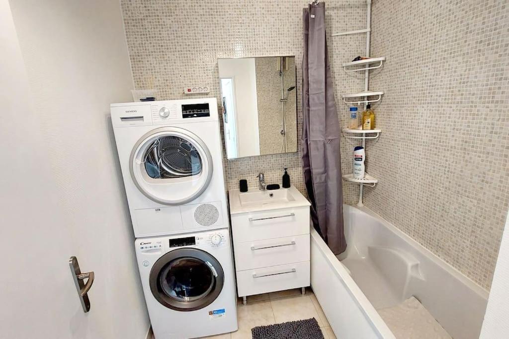 Cosy Home 2, 2 Chambres, 6 Personnes, 3 Min Gare, Parking سيرُجي المظهر الخارجي الصورة