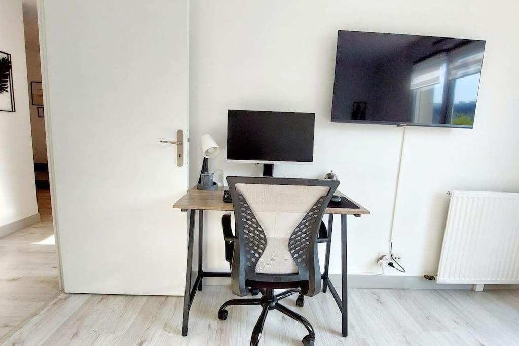 Cosy Home 2, 2 Chambres, 6 Personnes, 3 Min Gare, Parking سيرُجي المظهر الخارجي الصورة