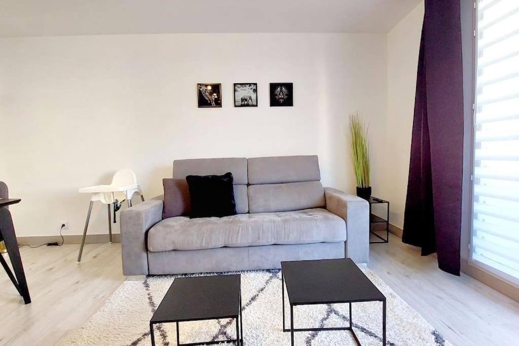Cosy Home 2, 2 Chambres, 6 Personnes, 3 Min Gare, Parking سيرُجي المظهر الخارجي الصورة